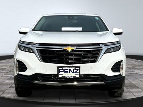 Used 2023 Chevrolet Equinox LT AWD/4WD image 2