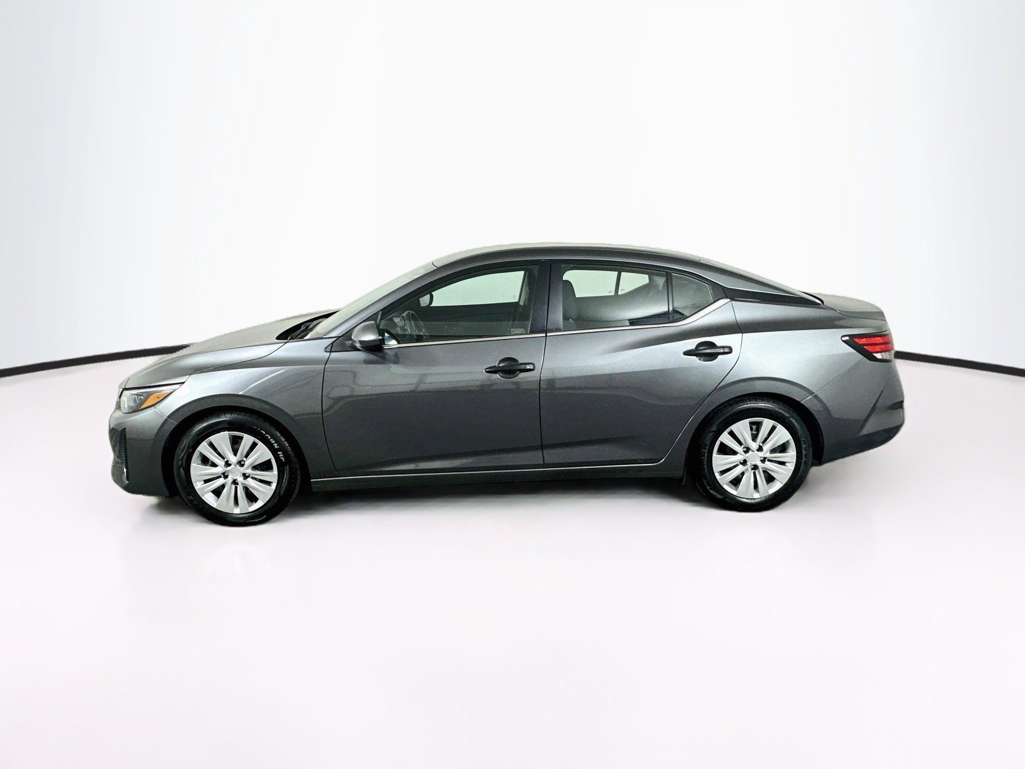 Used 2025 Nissan Sentra S FWD image 4