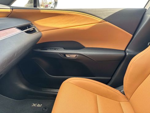 Certified 2025 Lexus RX 350 Premium w/ Accessory Package (Z1) FWD image 24