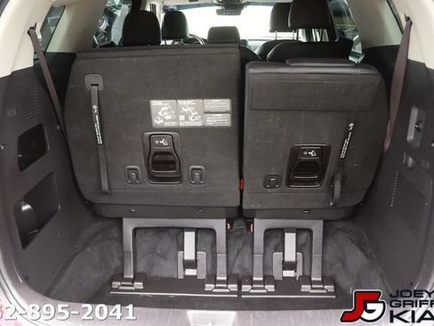 Certified 2024 Kia Carnival LX FWD image 17