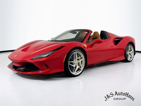 Used 2022 Ferrari F8 Tributo RWD image 3