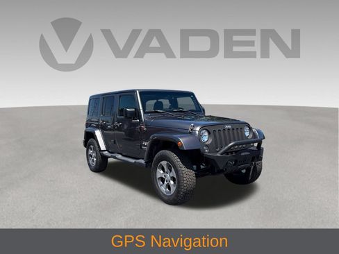 Used 2018 Jeep Wrangler Unlimited Sahara w/ Connectivity Group AWD/4WD image 7