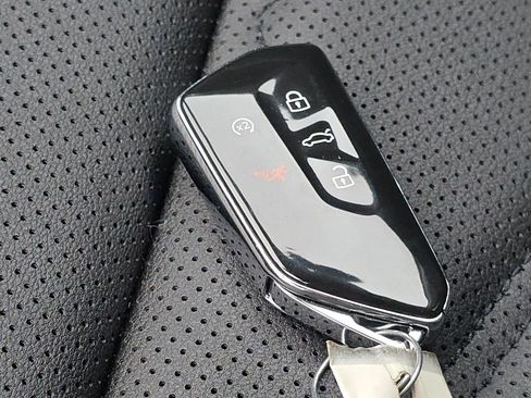 New 2024 Volkswagen Atlas SE image 17