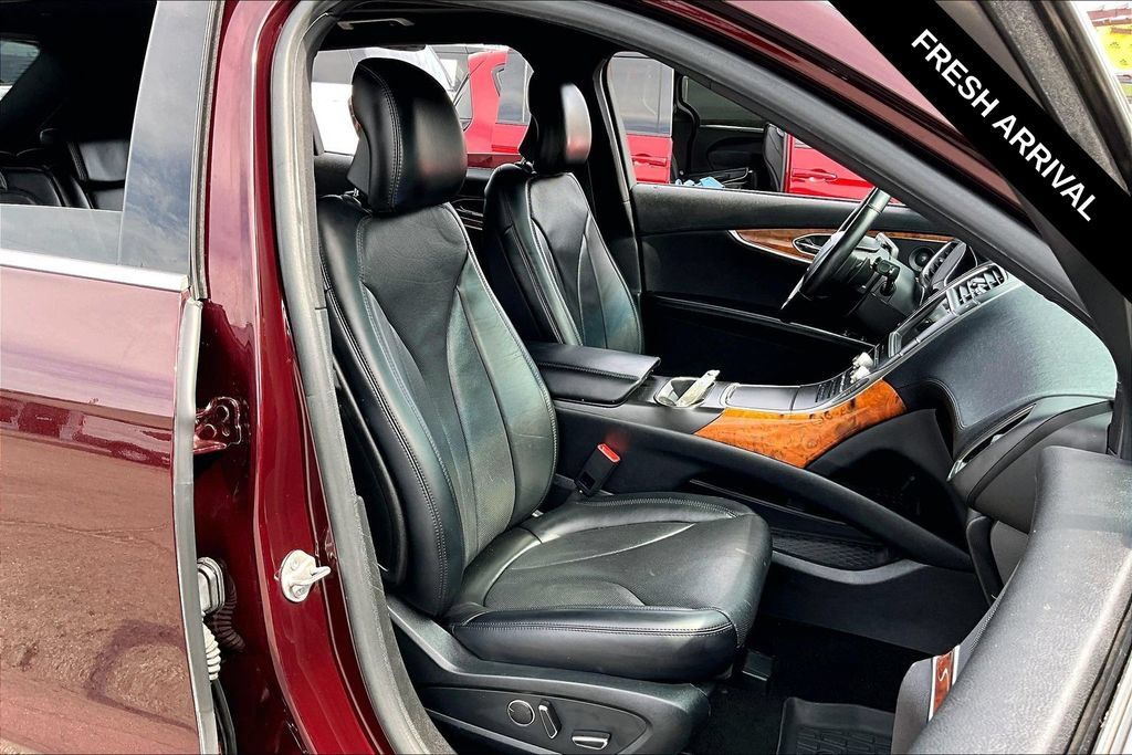 Used 2019 Lincoln Nautilus Reserve AWD/4WD image 28