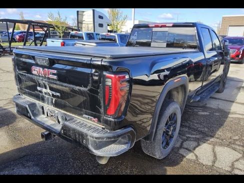 Used 2025 GMC Sierra 3500 AT4 w/ AT4 Preferred Package AWD/4WD image 2