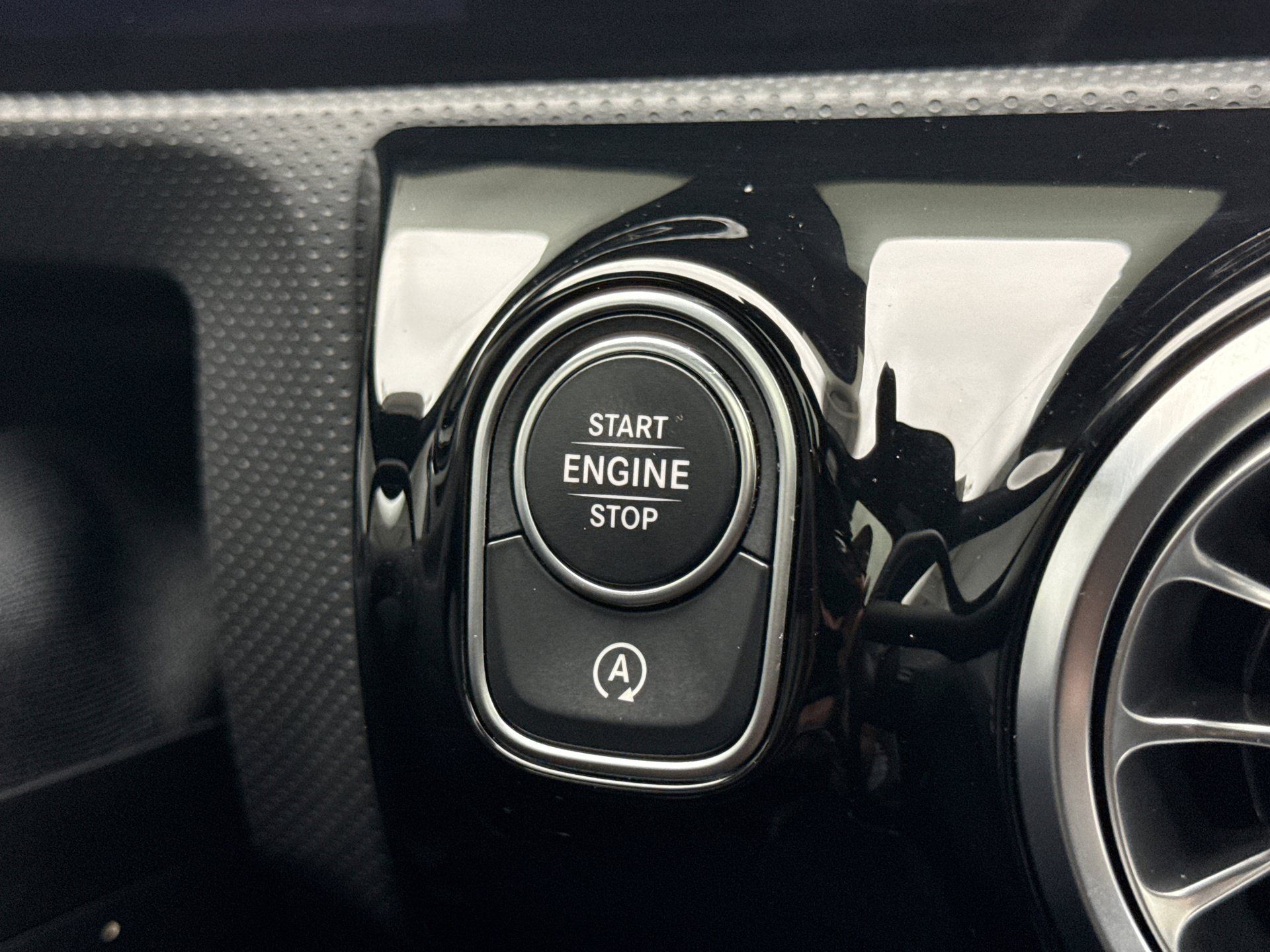Used 2023 Mercedes-Benz CLA 250 4MATIC image 22