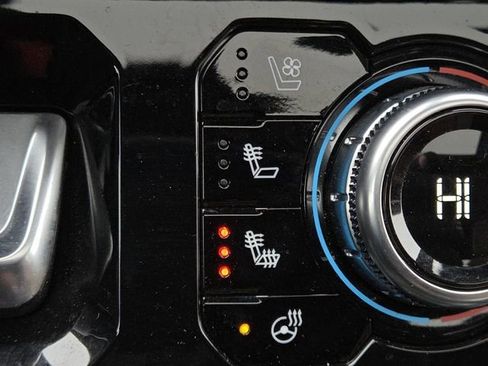 Used 2024 GMC Sierra 1500 Denali Ultimate image 8