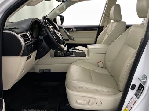 Used 2020 Lexus GX 460 Luxury w/ Accessory Package AWD/4WD image 10
