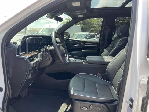 Used 2023 Cadillac Escalade Premium Luxury w/ LPO, Radiant Package AWD/4WD image 15