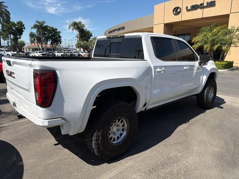 Used 2025 GMC Sierra 1500 AT4 w/ Technology Package AWD/4WD image 4