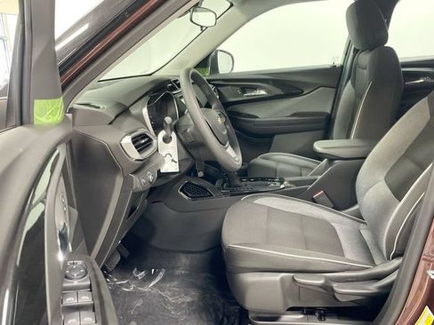 Used 2023 Chevrolet TrailBlazer LS FWD image 11