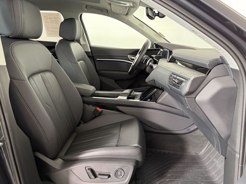 Used 2024 Audi Q8 e-tron Premium Plus AWD/4WD image 23