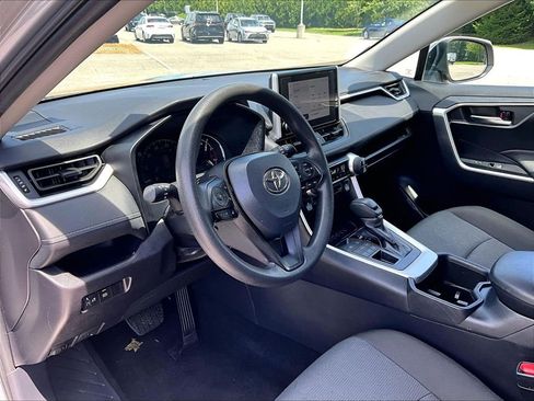Used 2025 Toyota RAV4 XLE AWD/4WD image 8