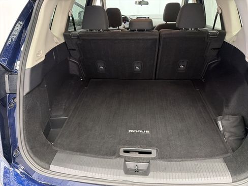 Used 2024 Nissan Rogue SV image 12