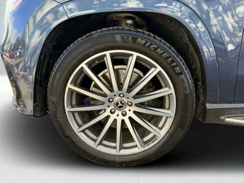 Used 2024 Mercedes-Benz GLS 580 4MATIC image 9