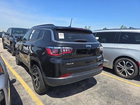 Used 2024 Jeep Compass Limited w/ Sun and Sound Group AWD/4WD image 8