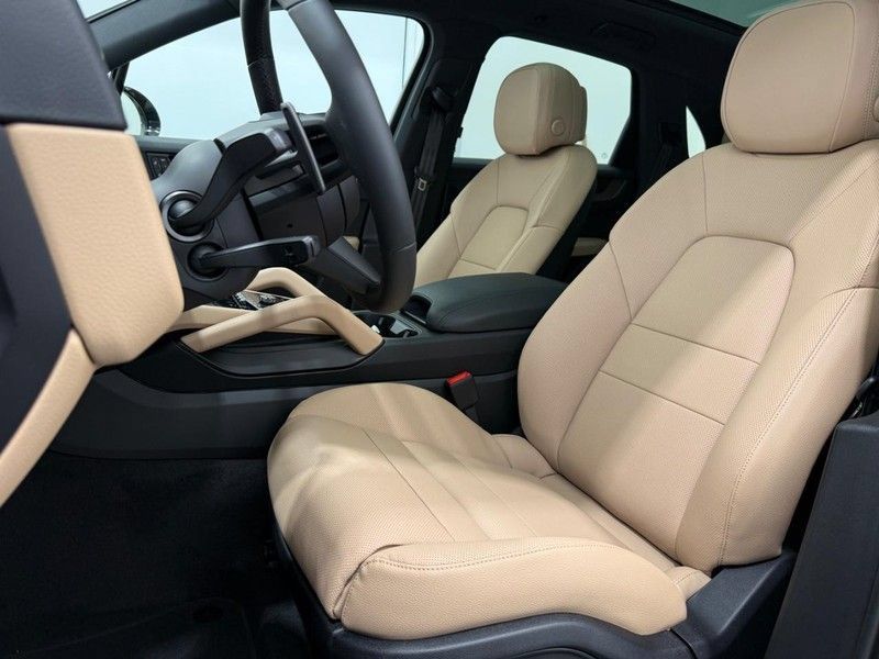 Used 2026 Porsche Cayenne E-Hybrid AWD/4WD image 5