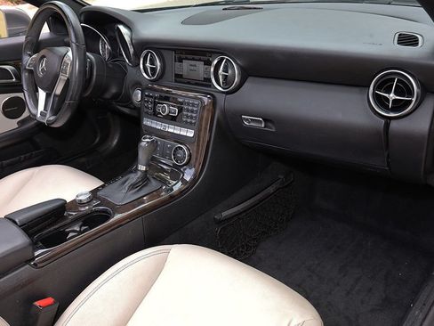 Used 2013 Mercedes-Benz SLK 250 image 37