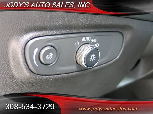 Used 2023 Chevrolet Equinox LT image 8