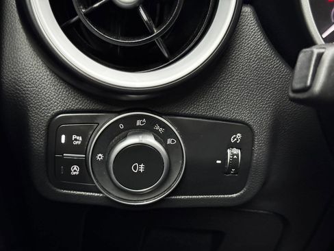 Used 2023 Alfa Romeo Stelvio Sprint image 29