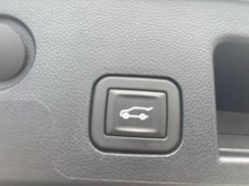 Used 2025 Chevrolet Equinox LT w/ Convenience Package II AWD/4WD image 10