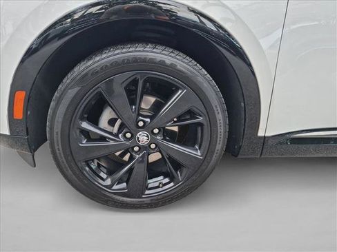 Used 2023 Buick Envision Essence w/ Sport Touring Package FWD image 24