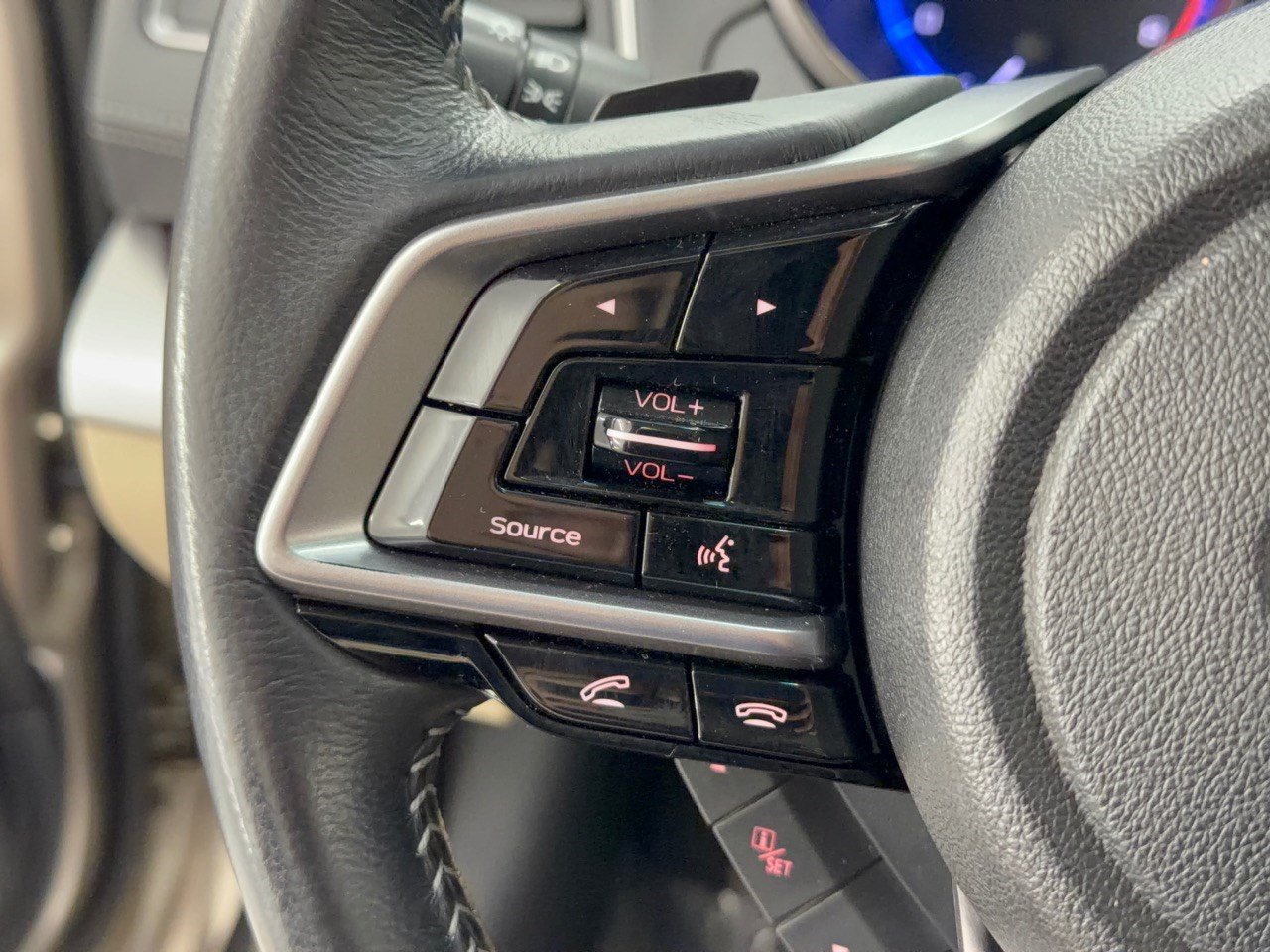 Used 2018 Subaru Outback 2.5i Limited AWD/4WD image 18