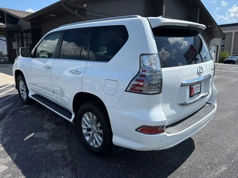 Used 2016 Lexus GX 460 w/ Premium Package AWD/4WD image 3