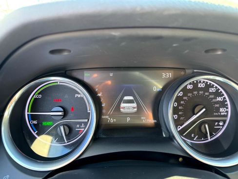 Used 2020 Toyota Camry XLE image 15