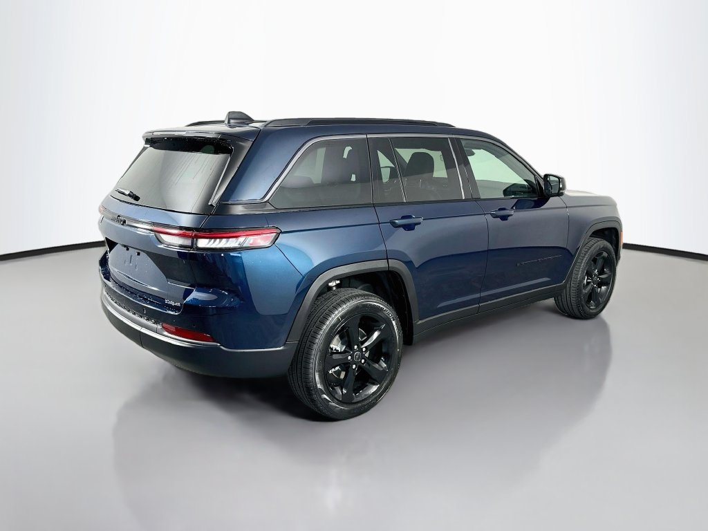 New 2027 Jeep Grand Cherokee Limited w/ Limited Altitude Package AWD/4WD image 7
