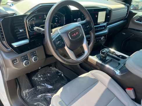 Used 2023 GMC Sierra 1500 SLT w/ SLT Convenience Package AWD/4WD image 2