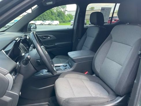 Used 2023 Chevrolet Traverse LT AWD/4WD image 2