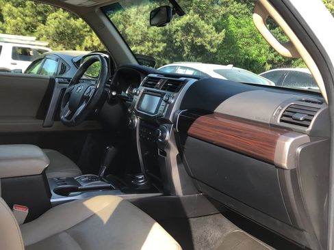Used 2015 Toyota 4Runner Limited image 11