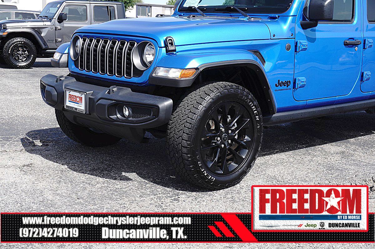 Used 2025 Jeep Gladiator Sport AWD/4WD image 43