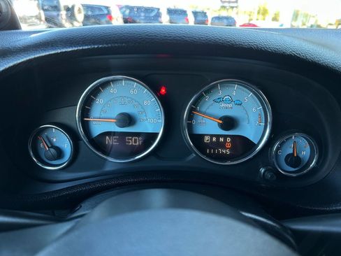 Used 2012 Jeep Wrangler Unlimited Sahara image 40