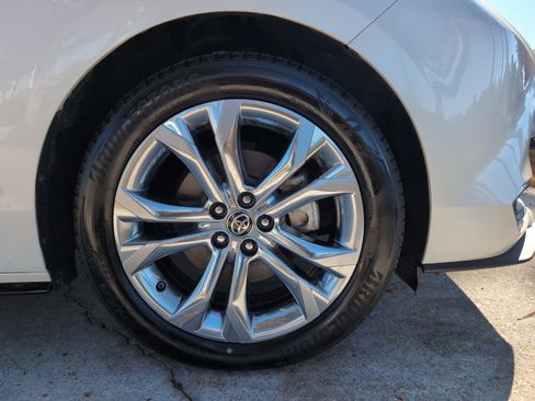 Certified 2021 Toyota Sienna Platinum image 13