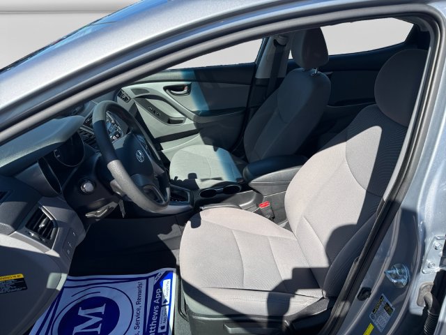 Used 2015 Hyundai Elantra SE FWD image 12
