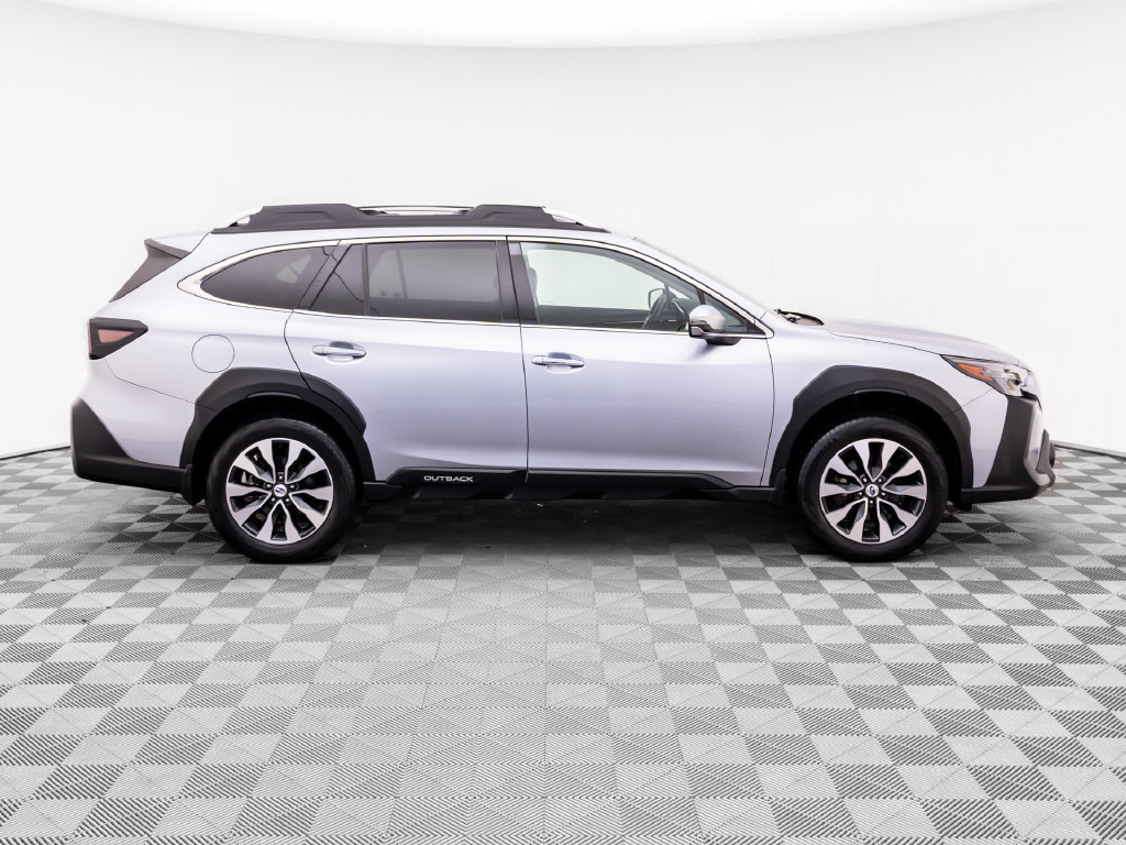 Used 2024 Subaru Outback Touring AWD/4WD image 8