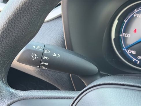 Used 2025 Toyota RAV4 XLE image 30