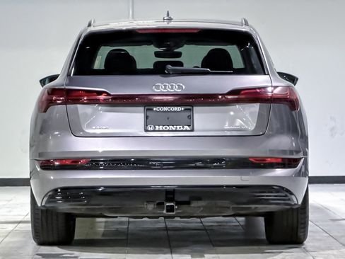 Used 2021 Audi e-tron Premium w/ Convenience Plus Package image 9