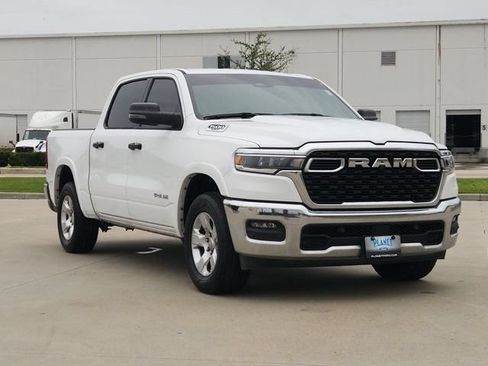 Used 2025 RAM 1500 Big Horn AWD/4WD image 3