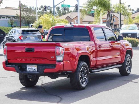 Used 2020 Toyota Tacoma TRD Sport w/ Technology Package RWD image 4