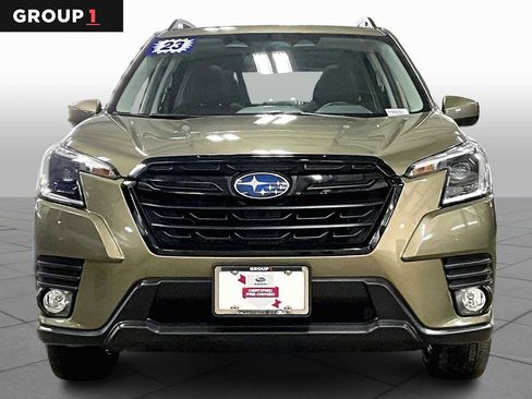 Used 2023 Subaru Forester Premium image 4