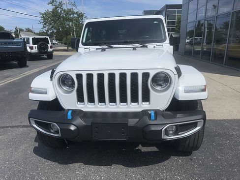 Used 2023 Jeep Wrangler Unlimited Sahara w/ Cold Weather Group AWD/4WD image 7