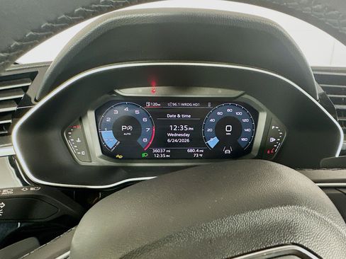 Used 2025 Audi Q3 2.0T Premium AWD/4WD image 19