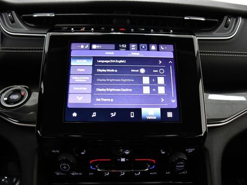 Used 2022 Jeep Grand Cherokee Laredo w/ Luxury Tech Group I image 12