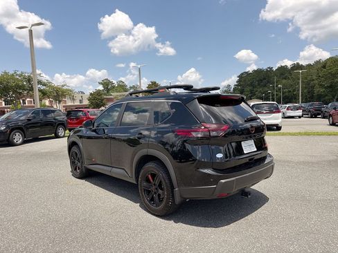 Used 2025 Nissan Rogue SV AWD/4WD image 7