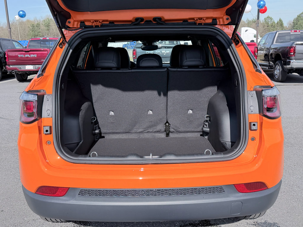 New 2026 Jeep Compass Latitude AWD/4WD image 9
