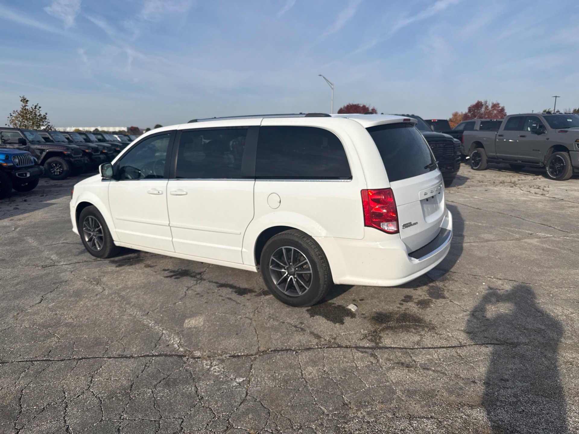Used 2017 Dodge Grand Caravan SXT FWD image 8