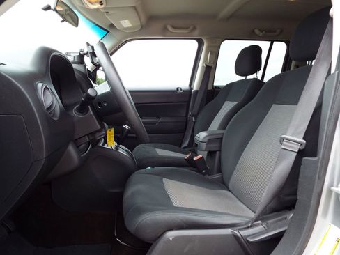 Used 2015 Jeep Patriot Sport w/ Power Value Group FWD image 16